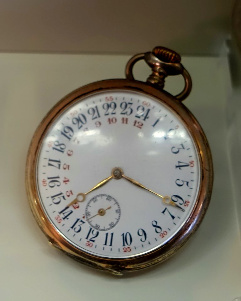 Watch, 24-hour - Karl Gebhardt Horological Collection - Gewerbemuseum - Nuremberg, Germany - DSC01891