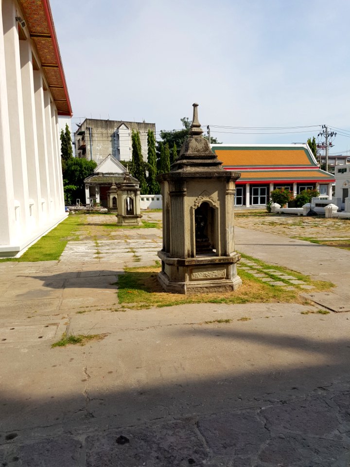 Wat Kanlayanamit - boundary stone - 2017-02-25 (001)