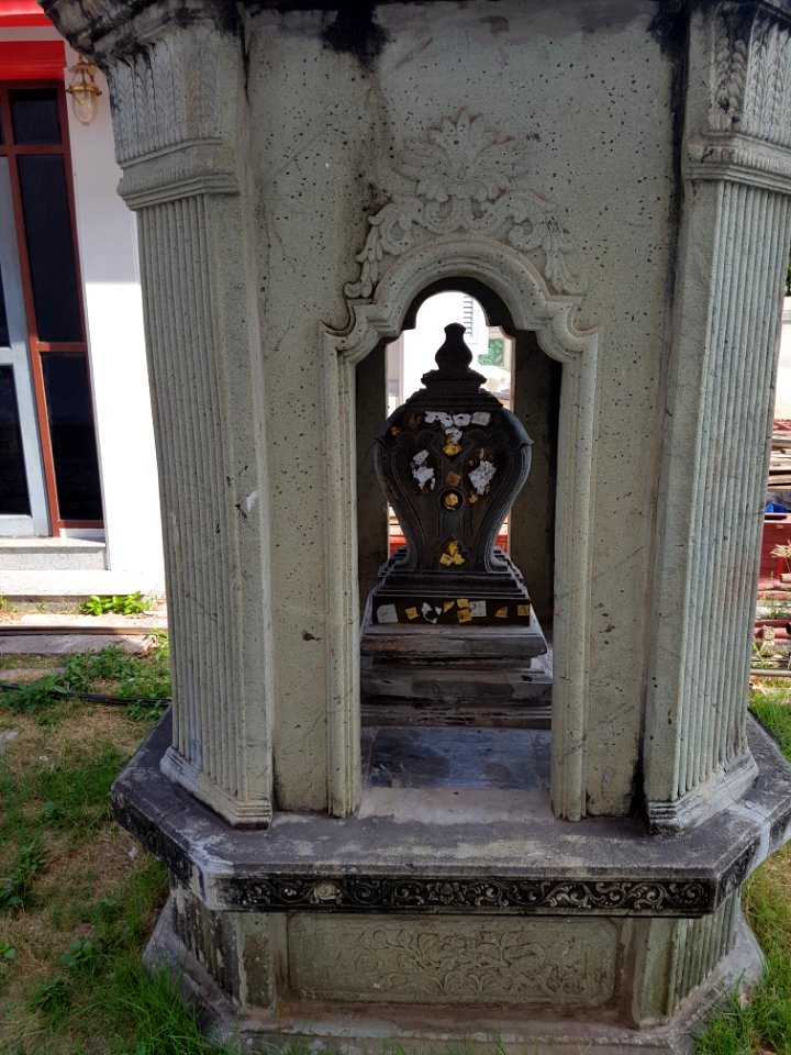 Wat Kanlayanamit - boundary stone - 2017-02-25 (004)