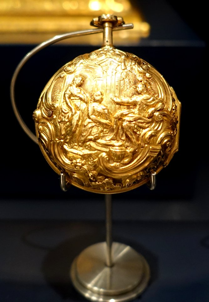 Watch, Robert Stroud, London, 18th century AD, embossed gold, enamel - Museo Nacional de Artes Decorativas - Madrid, Spain - DSC08028