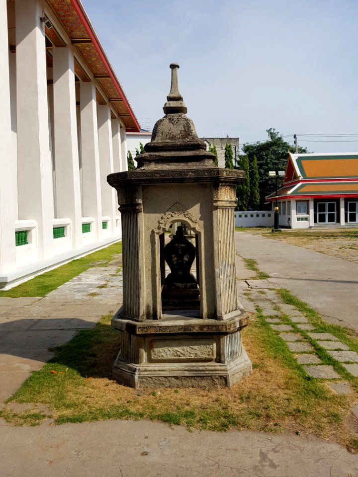 Wat Kanlayanamit - boundary stone - 2017-02-25 (002)