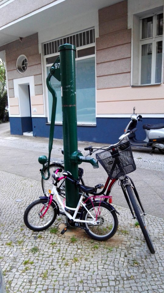 Wasserpumpe bozener str Berlin - 3