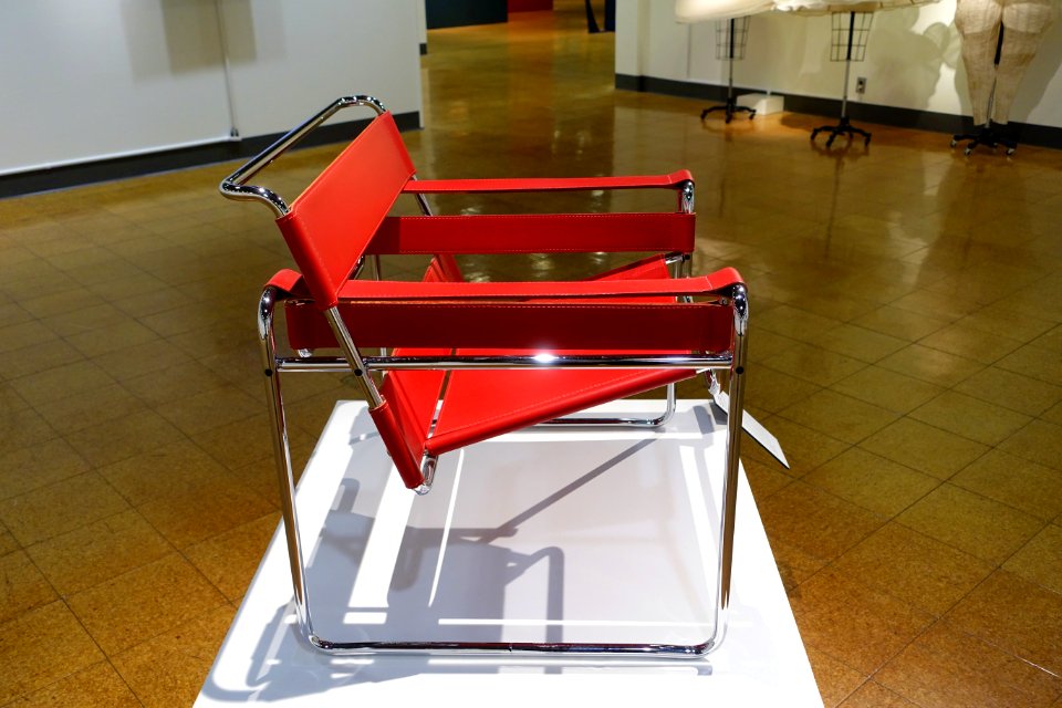 Wassily Chair by Marcel Breuer, reproduction, 1925, chrome covered steel and belting leather - University of Arizona Museum of Art - University of Arizona - Tucson, AZ - DSC08031