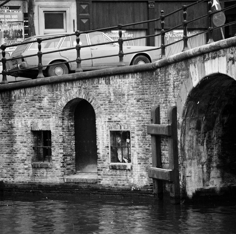 Wassenbeeld gevangene in Torensluis, Bestanddeelnr 929-5641