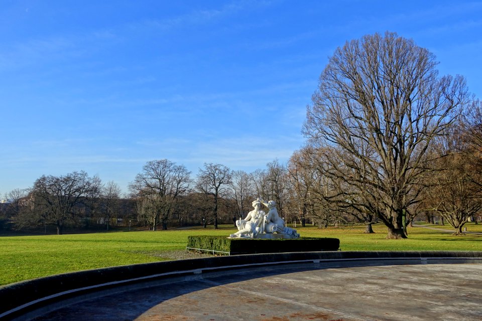 Wasser- und Wiesennymphe - Schloss Rosenstein - Stuttgart, Germany - DSC01660