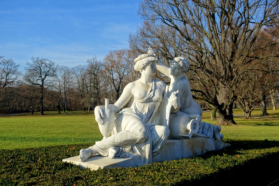 Wasser- und Wiesennymphe - Schloss Rosenstein - Stuttgart, Germany - DSC01658