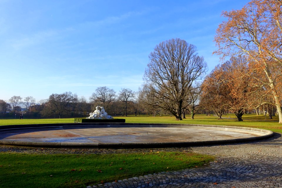 Wasser- und Wiesennymphe - Schloss Rosenstein - Stuttgart, Germany - DSC01667