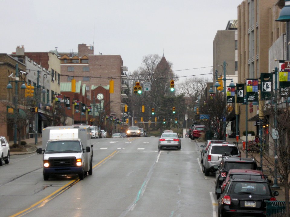 Washington Road, Uptown Mount Lebanon, looking north from Alfred Street, 2021-03-11