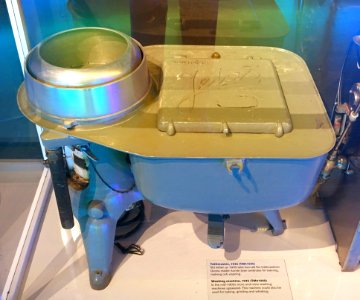 Washing machine, 1945 AD, TM41000 - Tekniska museet - Stockholm, Sweden - DSC01604
