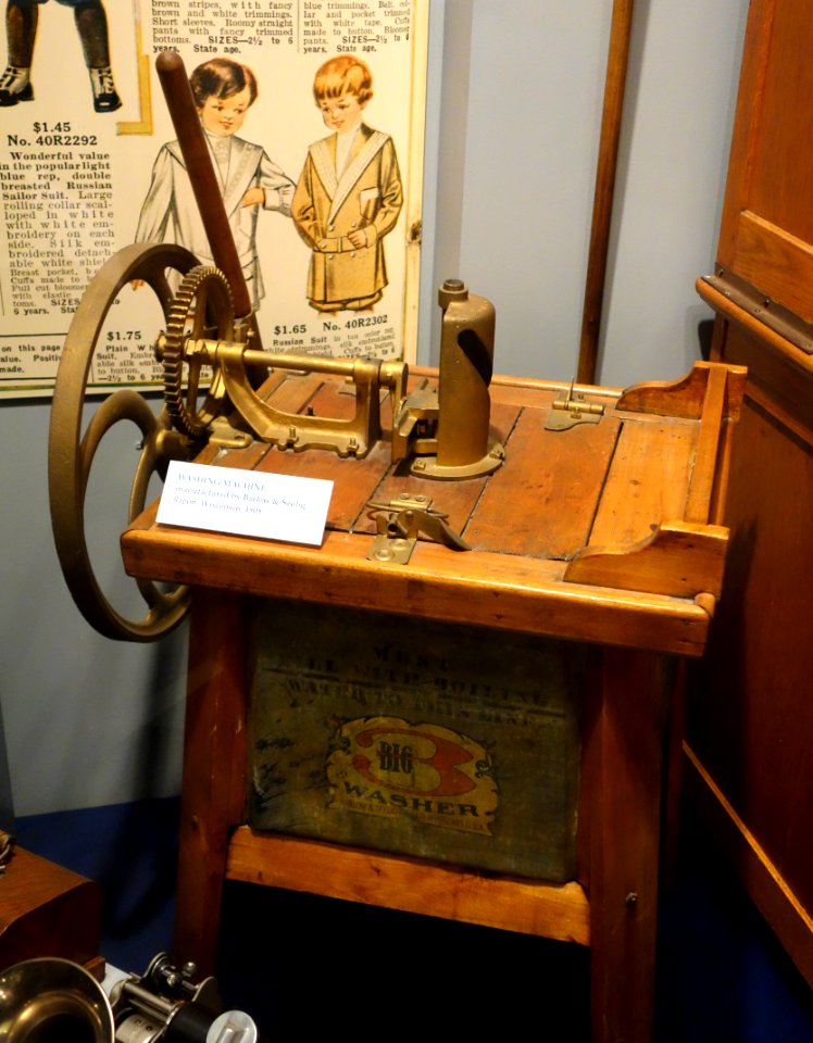Washing machine, Barlow and Seelig, Ripon, Wisconsin, 1908 - Wisconsin Historical Museum - DSC03335