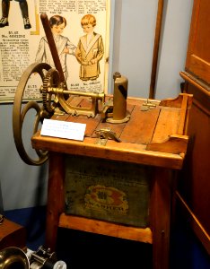 Washing machine, Barlow and Seelig, Ripon, Wisconsin, 1908 - Wisconsin Historical Museum - DSC03335