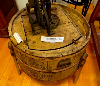 Washing machine, Bluffton Mfg. Co., Indiana, c. 1875 - Old Colony History Museum - Taunton, Massachusetts - DSC03910
