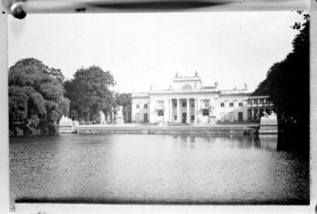 Warschau Lazienskipark met het Paleis op het eiland Reproductie van foto, Bestanddeelnr 190-1002 photo