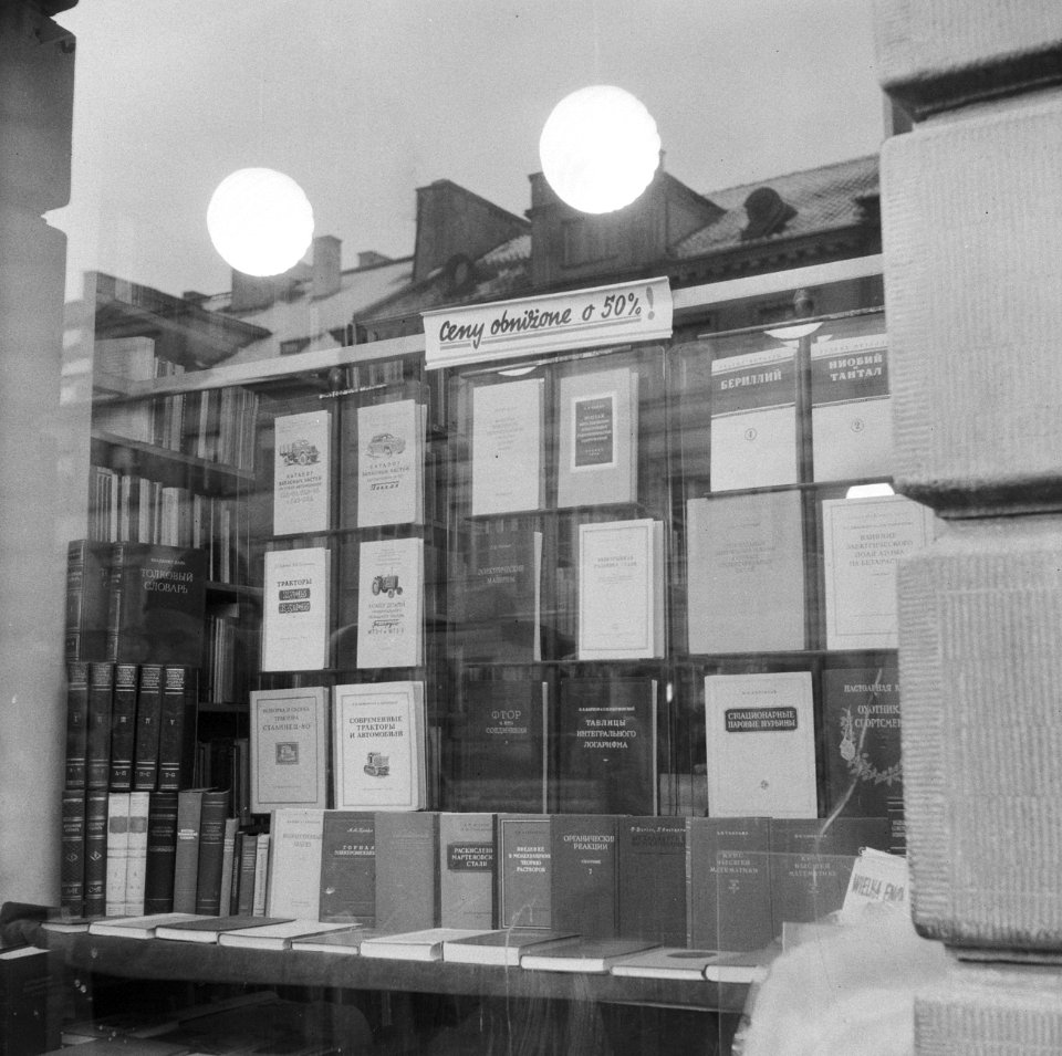 Warschau Russische boeken 50% in prijs verlaagd, Bestanddeelnr 934-6074