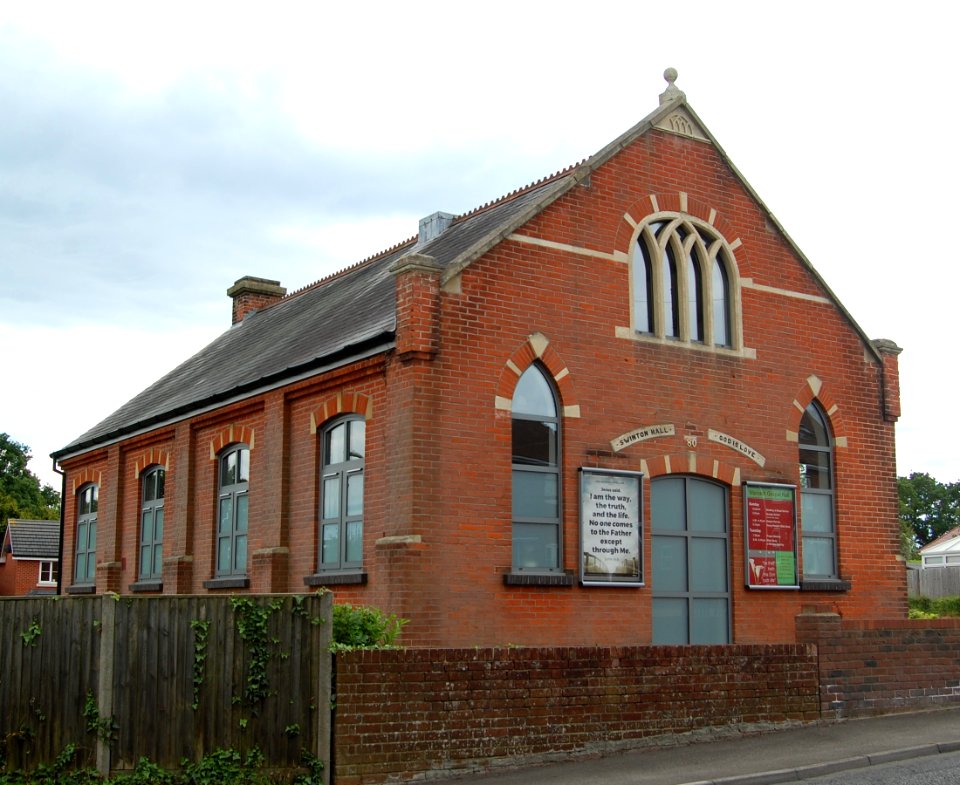 Warsash Gospel Hall (Swinton Hall), Warsash Road, Warsash (May 2019) (5)