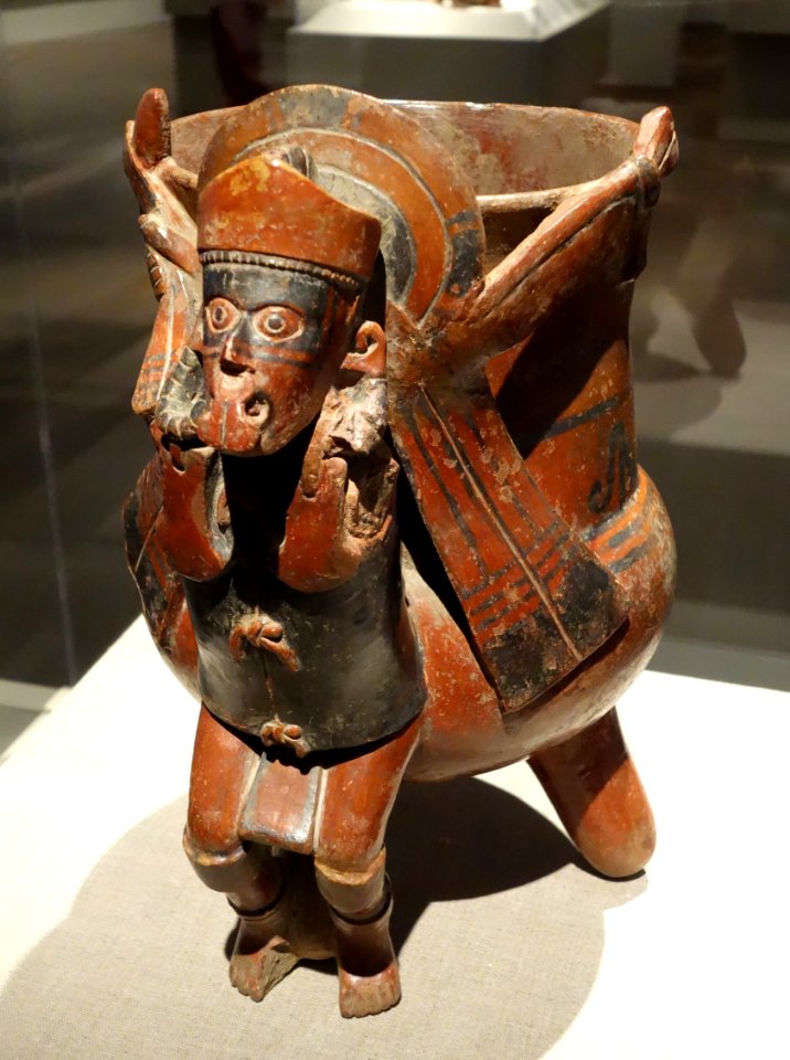 Warrior vessel, West Mexico, Oaxaca, Mixtec culture, 300 BC to 300 AD, clay - De Young Museum - DSC00564