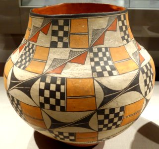 Water pot, Acoma Pueblo, c. 1889-1903, earthenware decorated with slip - De Young Museum - DSC00772 (cropped)