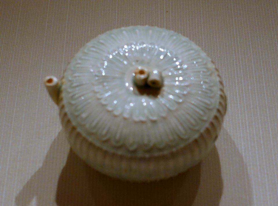 Water dropper, China, Jingdezhen kilns, Jiangxi province, Southern Song dynasty, 13th century AD, qingbai glazed stoneware - Ethnological Museum, Berlin - DSC01971