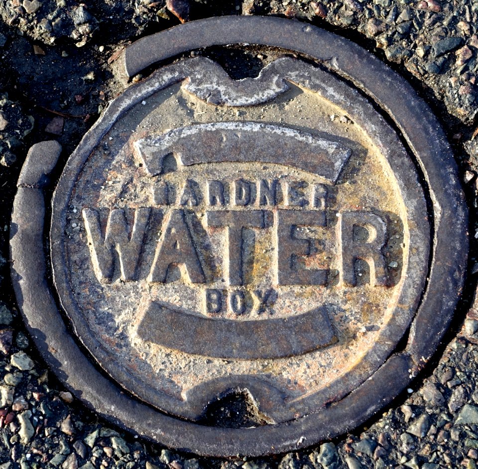 Water Gardner Box - Arlington, MA - DSC03617