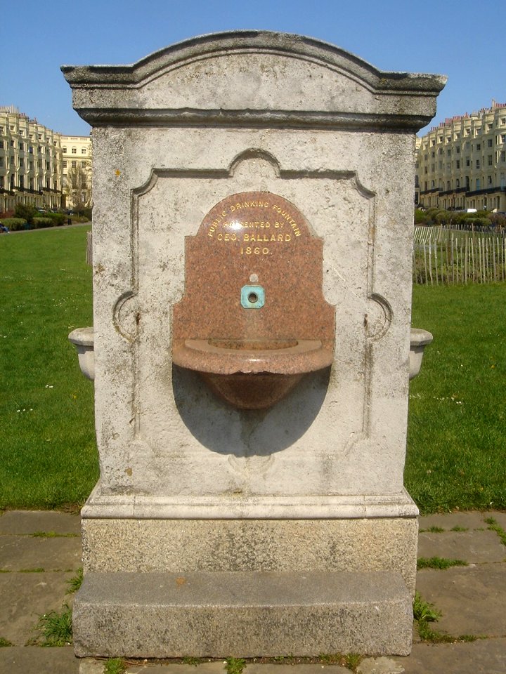 Water Fountain, Brunswick Square, Hove (April 2009)