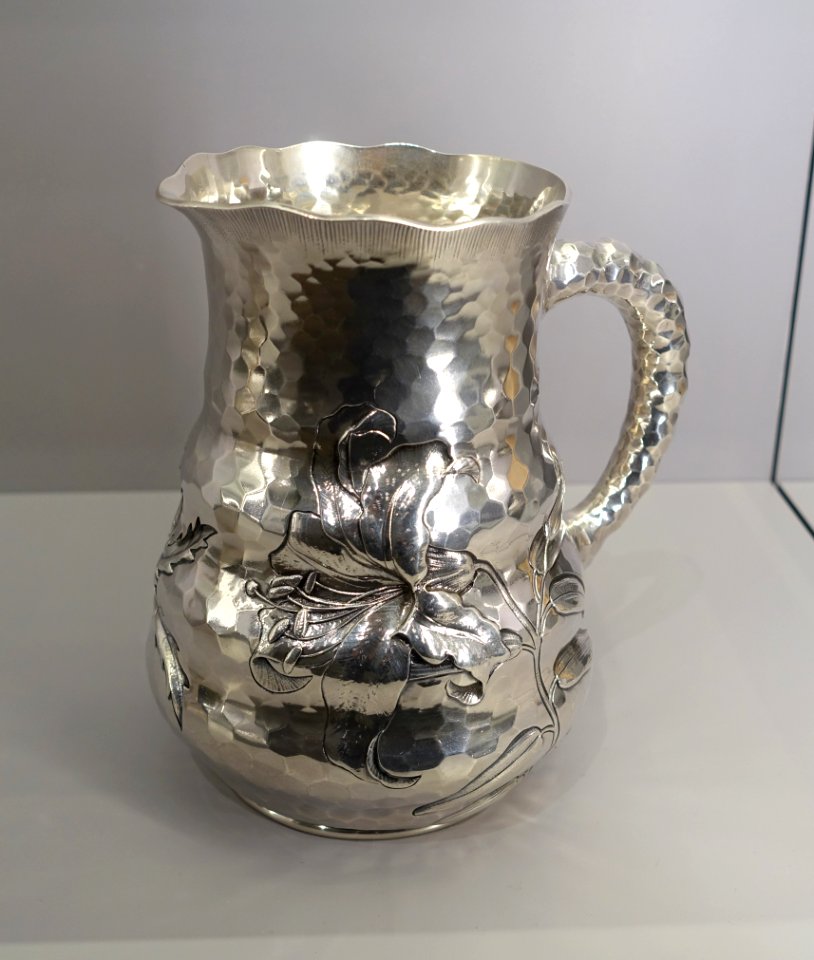 Water pitcher, manufactured by Dominick & Haff, American, 1881, silver - Fogg Art Museum, Harvard University - DSC02046