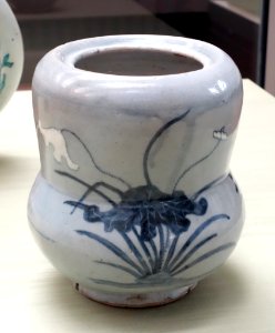 Water Jar with lotus blossom design, Imari ware, Edo period, 17th century, underglaze blue with light blue glaze - Tokyo National Museum - DSC06032