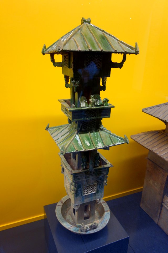Watch tower model, China, Eastern Han dynasty, 25-220 AD, glazed earthenware - Royal Ontario Museum - DSC03665