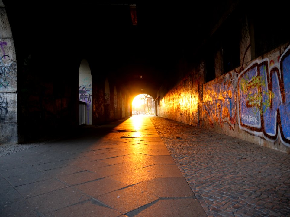Way under the Charlottenbrücke Berlin-Spandau 01