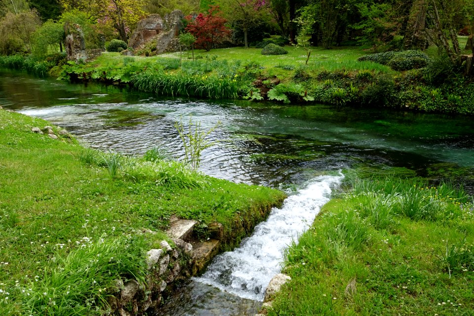 Water - Giardino di Ninfa, Italy - DSC03166