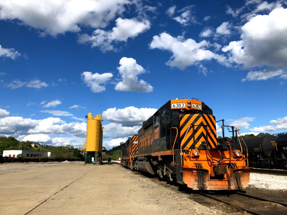 WE 6383 (SD40-2) at Rook Yard (angle 2)