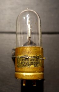 WD-12 Receiving Tube, Westinghouse, c. 1923 - National Electronics Museum - DSC00121