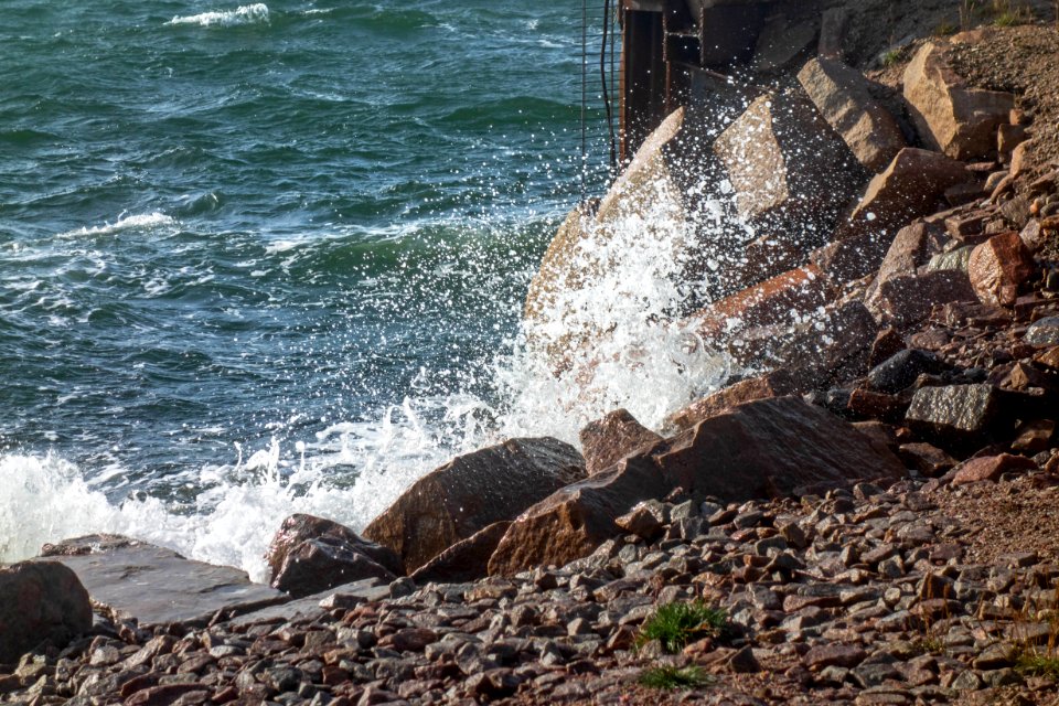 Wave splash in Brofjorden at Lahälla 2