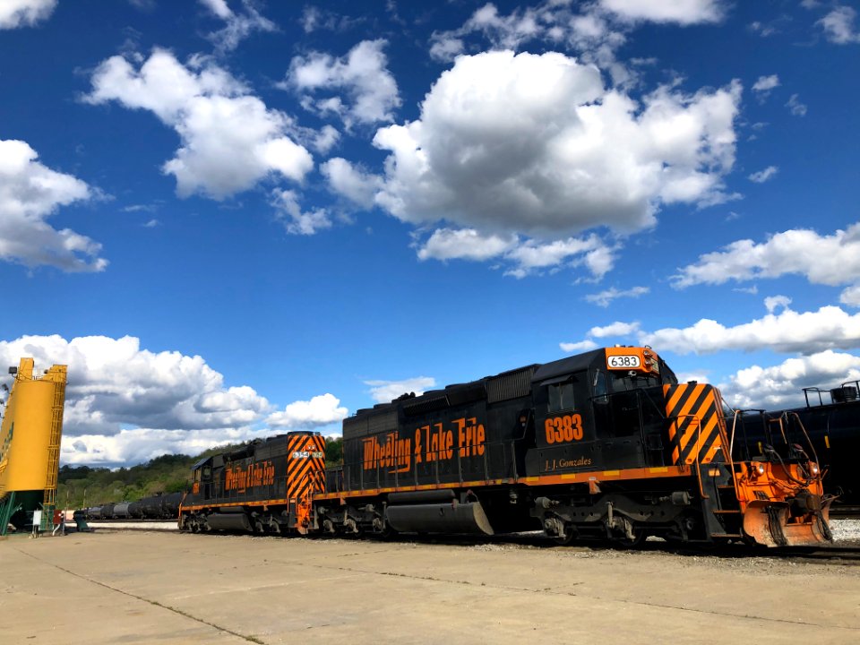 WE 6383 (rebuilt SD40-2) and WE 6354 (SD40-2) in Rook Yard