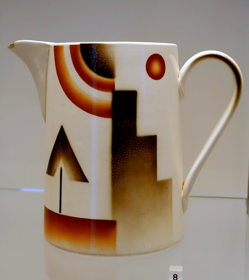 Water pitcher, Societe Ceramique, Steingutfabrik, Maastricht, Netherlands, c. 1930, creamware, stenciled airbrush decoration - Germanisches Nationalmuseum - Nuremberg, Germany - DSC02424