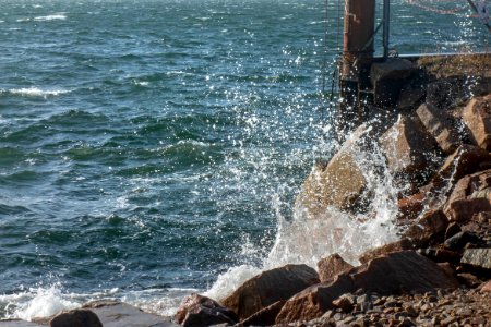 Wave splash in Brofjorden at Lahälla 4