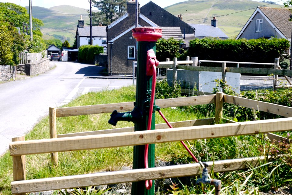 Water lift pump on road to Penowern