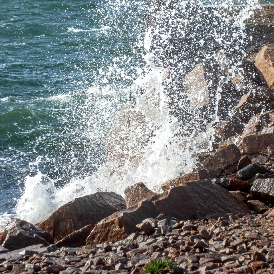 Wave splash in Brofjorden at Lahälla 3