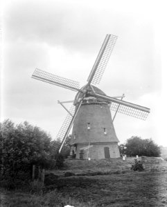Watermolen De Zwaan te Ouderkerk aan de Amstel. De molen dateert van 1638 en is , Bestanddeelnr 904-1816