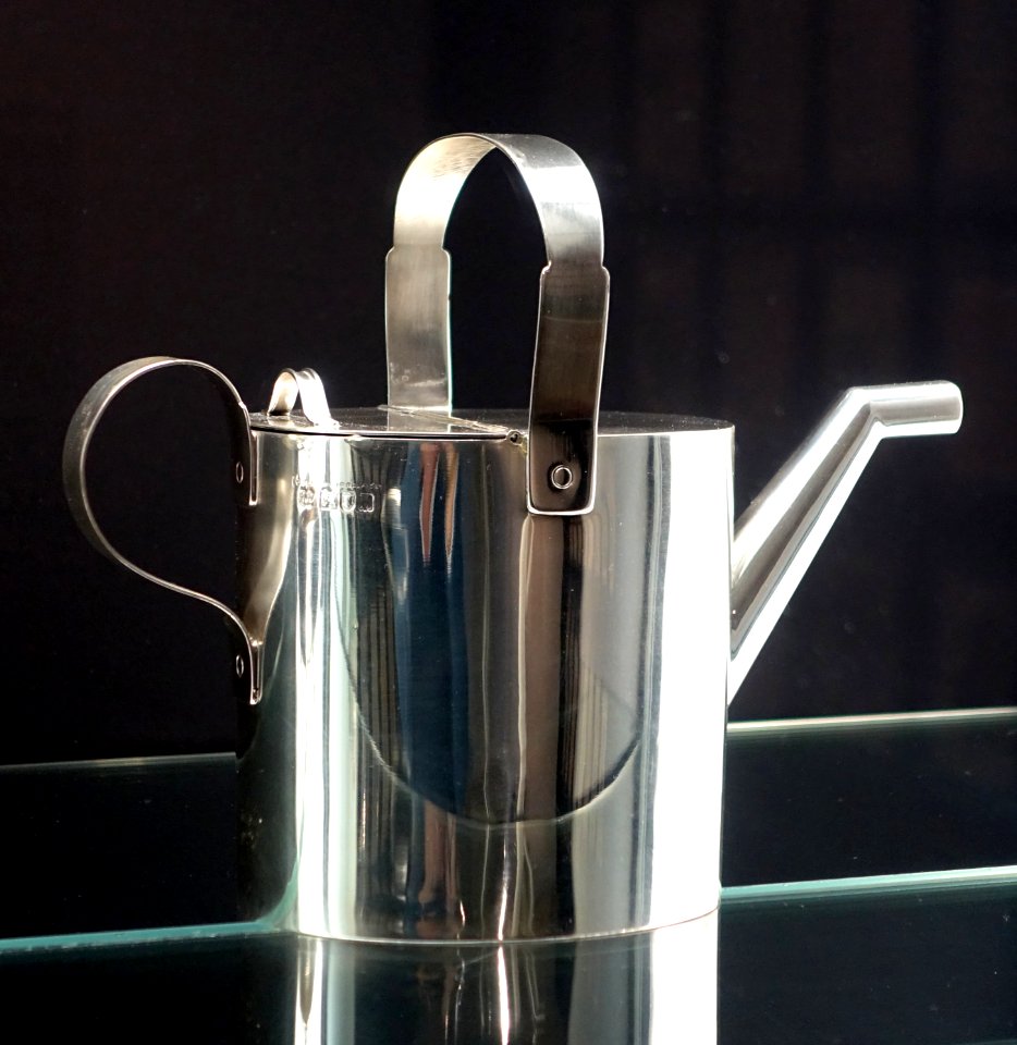 Watering can, designed by Christopher Dresser, made by Heath & Middleton, Birmingham and London, 1895, silver - Bröhan Museum, Berlin - DSC03927