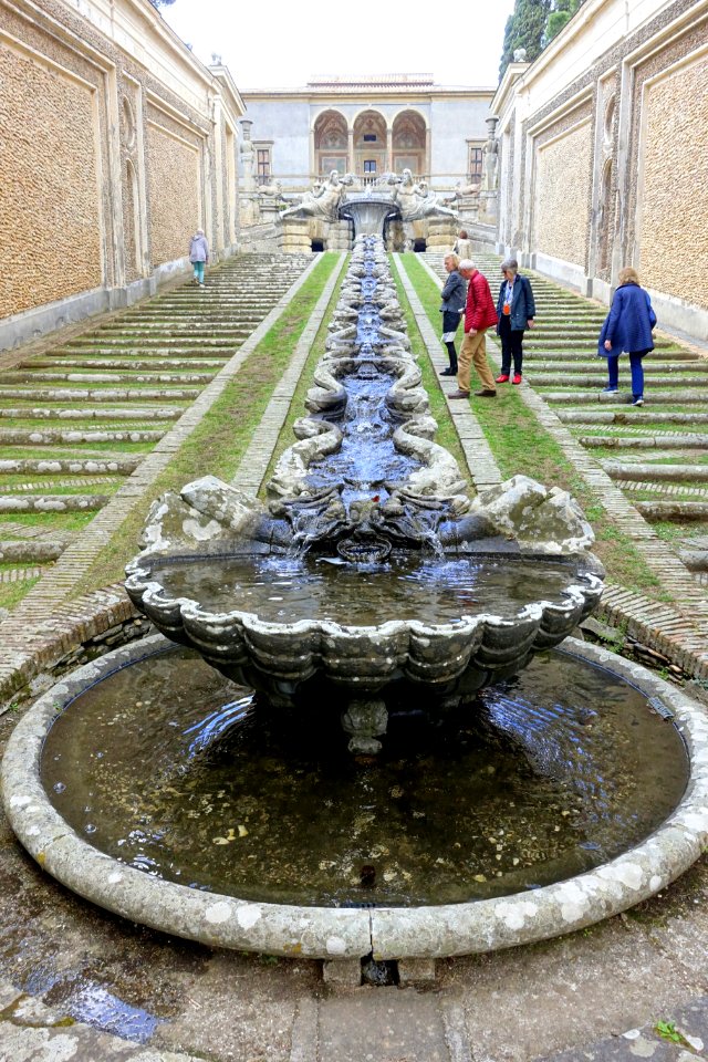 Waterchain - Villa Farnese - Caprarola, Italy - DSC02271