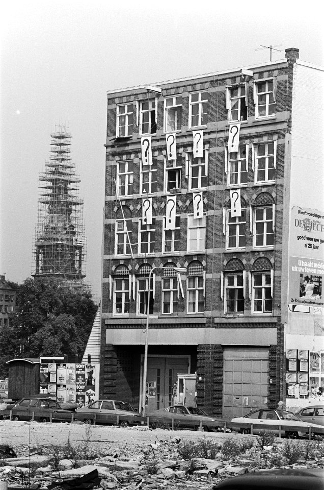 Waterlooplein, huis met vraagtekens, Bestanddeelnr 929-8875
