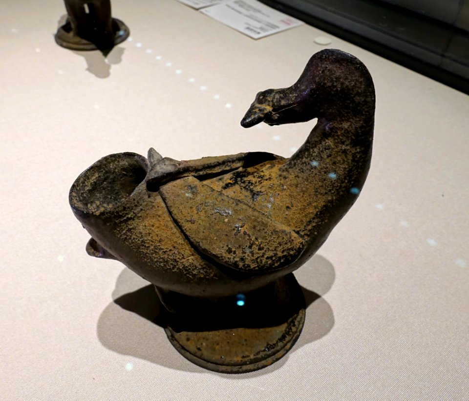 Waterfowl-shaped vessel, Korea, Three Kingdoms period (Silla), 400s AD, ceramic - Tokyo National Museum - Tokyo, Japan - DSC08098