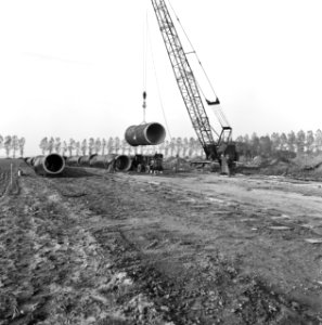 Waterleiding, werkzaamheden, buizen, rotterdam-biesbosch, Bestanddeelnr 164-1093