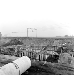 Waterleiding, werkzaamheden, buizen, rotterdam-biesbosch, Bestanddeelnr 164-1092