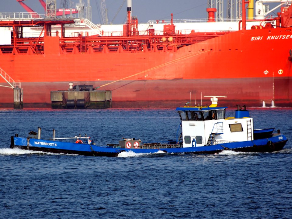 Waterboot 5 - ENI 02310175, Calandkanaal