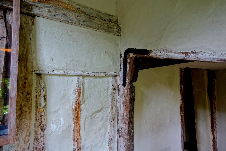Wall detail - Alfriston Clergy House - Alfriston, East Sussex, England - DSC05089