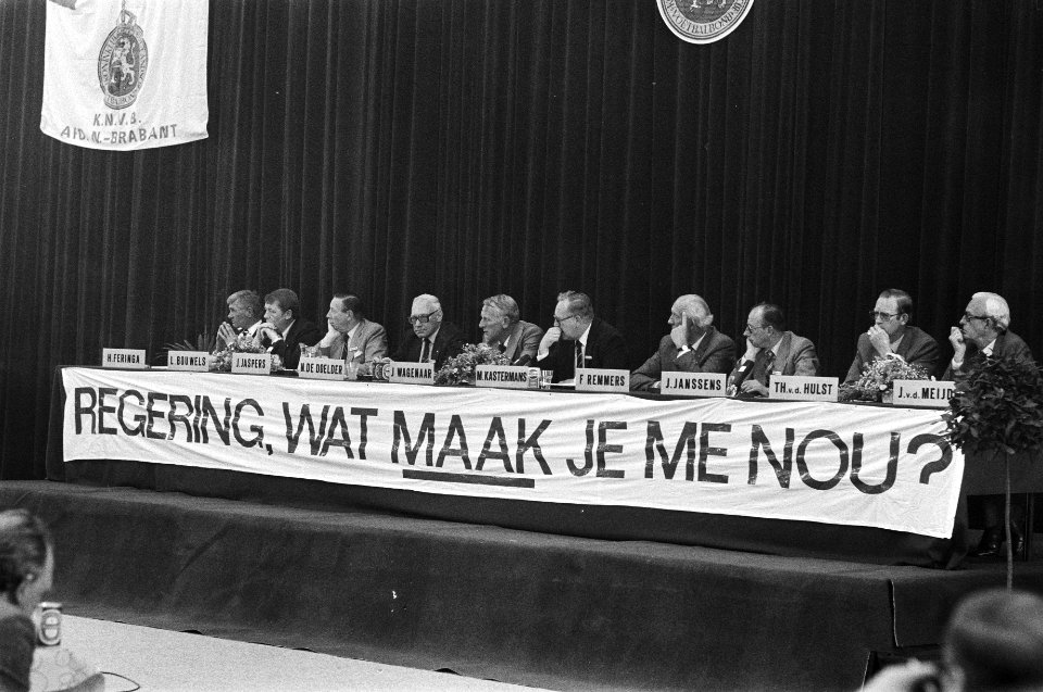 Wandelen door de 2,5 km lange Hemspoortunnel die mei 1983 gereed moet zijn 15a, Bestanddeelnr 931-5521