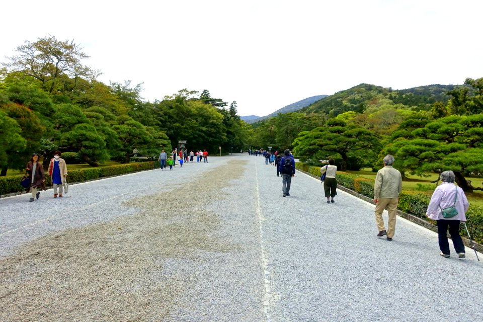 Walkway - Naiku, Ise Shrine - Ise, Mie, Japan - DSC07630