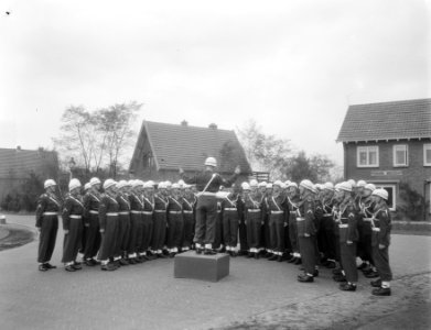 Wapen Koninklijke Marechaussee 140 jaar op de Koning Willem III Kazerne te Apeld, Bestanddeelnr 906-8082
