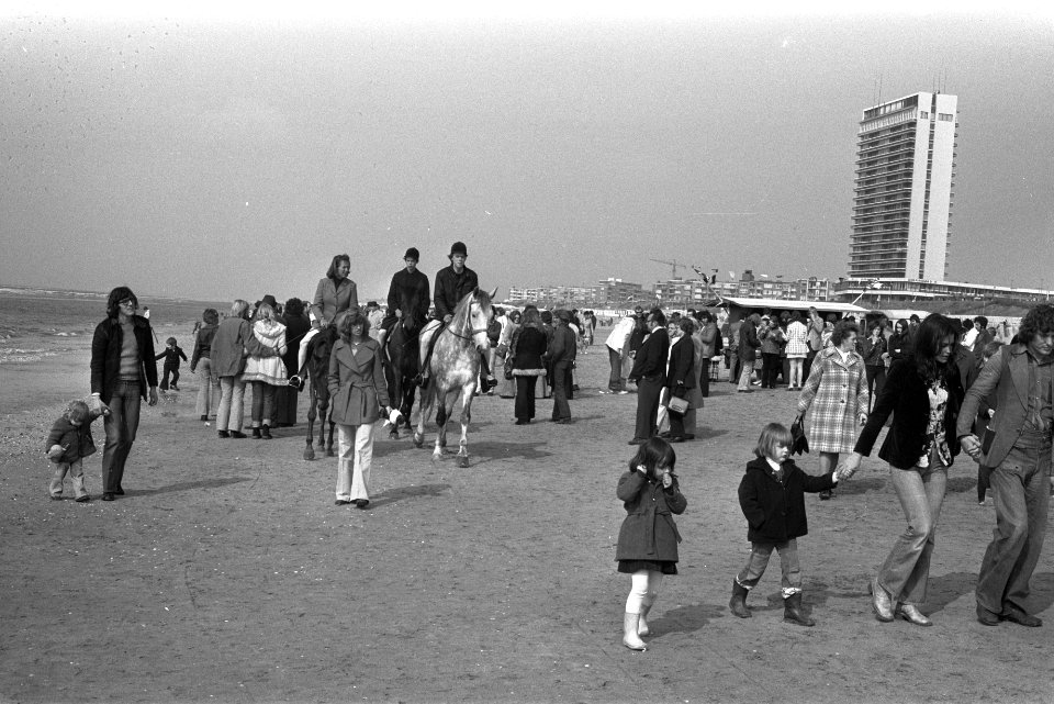 Wandelaars op Zandvoort, Bestanddeelnr 926-3643